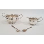 An early 20th century silver two handled sugar bowl, Birmingham 1906, maker Joseph Gloster, 2toz.