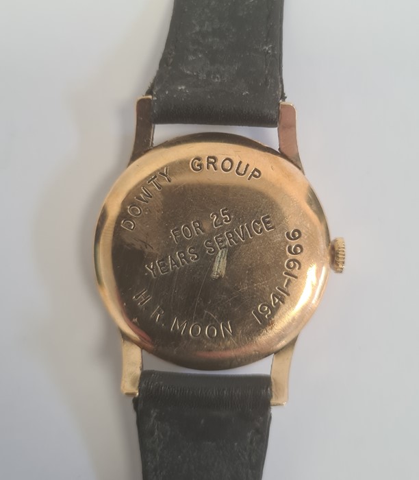 A Baume gold 17 Jewels wristwatch inscribed to reverse 'Dowty Group For 25 Years Service H.R. Moon - Image 5 of 5