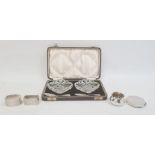 Silver compact, Birmingham 1951, of octagonal engine turned design, two silver napkin rings, small