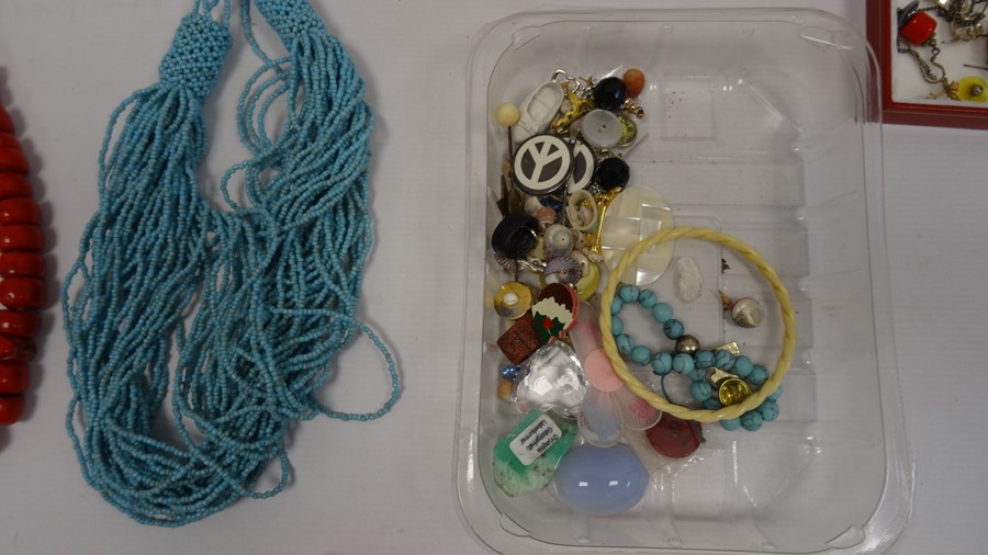 Wooden suitcase and contents of costume jewellery including a glass bead necklace, crystal pendants, - Image 5 of 11