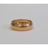 22ct gold wedding ring, 3.8g approx