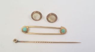 Turquoise set gold-coloured pin brooch and gold-coloured stickpin mount, gross weight approx 3g