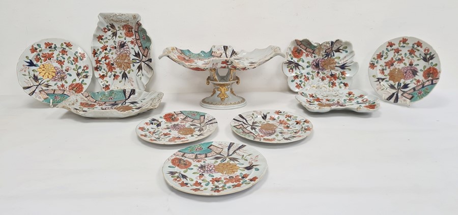 Early 19th century Masons 'Patent Ironstone China' part dessert set to include pedestal serving dish