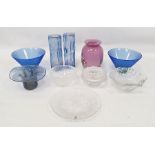 Assorted glassware to include weights marked 'Made in Finland', Mats Jonasson Swedish paperweight,