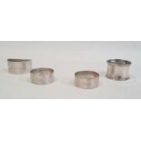 A pair of early 20th century silver napkin rings, engine turned, Birmingham 1916, makers Sanders &