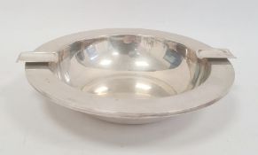 A 20th century Italian silver ashtray, circular, possibly by Zaramella Argenti, marked to base