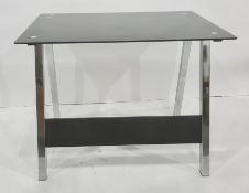 Rectangular glass topped desk on chromed support, 100cm wide and assorted Italian stone pieces