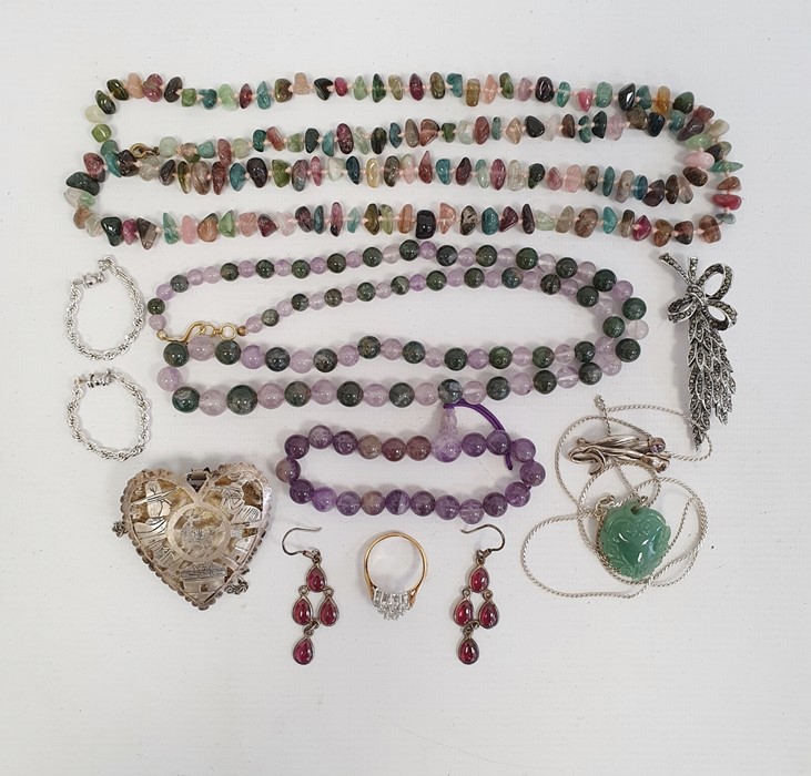 Costume jewellery to include jade pendant necklace, silver and garnet earrings, South American