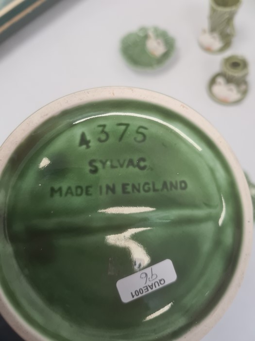 Quantity Sylvac pottery, impressed marks, pattern no.4524, comprising reed and swan moulded set of - Image 3 of 5