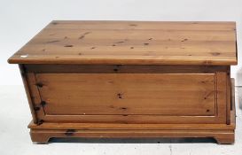 20th century pine blanket chest on bracket feet, 91.5cm x 44cm