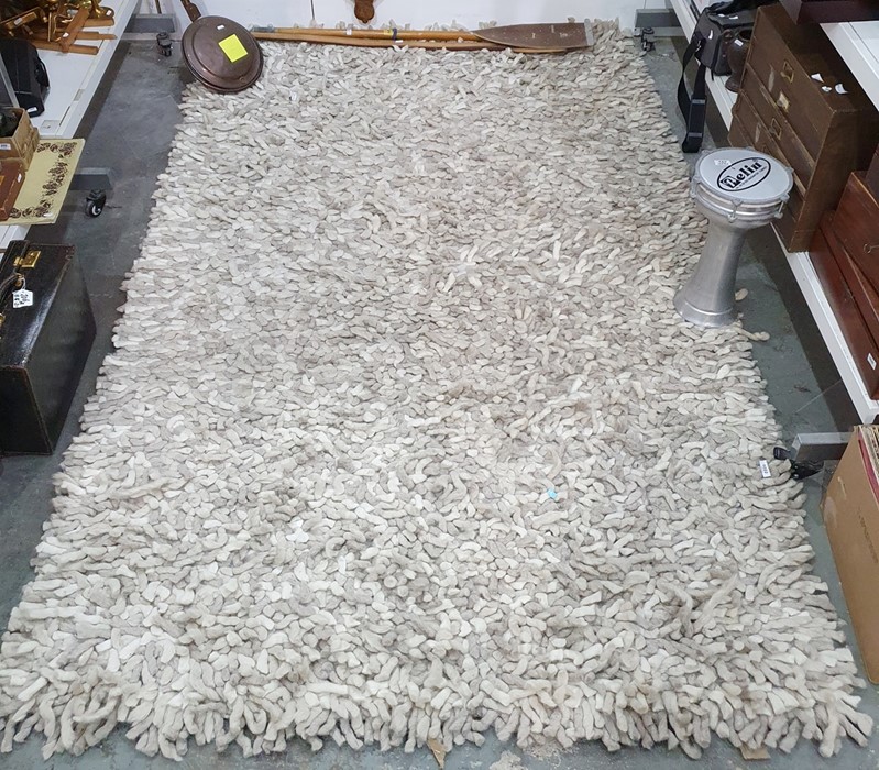 Modern cream ground rectangular rug, 255cm x 152cm