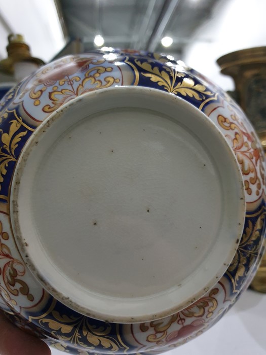 English porcelain Imari pattern part tea service of fluted form, 1820's, printed and painted in gilt - Image 6 of 36