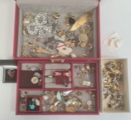 Jewellery box and contents including a quantity of cufflinks, a pair of paste buckles, a marcasite