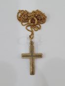 9ct gold crucifix pendant and the fine chain link 9ct gold necklace, approx 1.5g