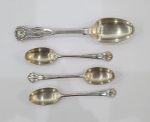 Edwardian silver teaspoon, kings pattern, Hamilton & Inches, Edinburgh 1906 and three Onslow pattern
