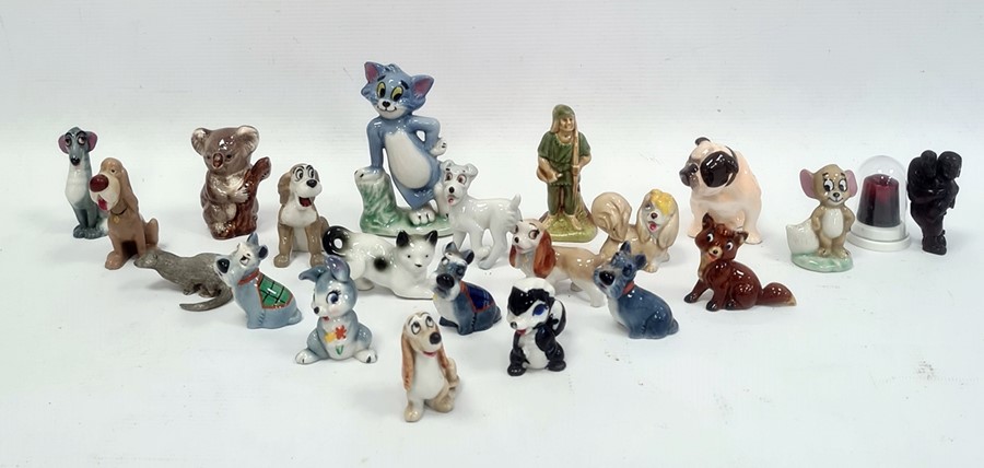 Collection of porcelain small models and animals to include a Beswick model of a koala, a Royal