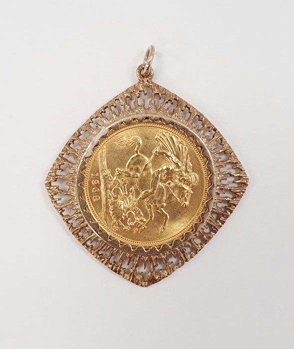 Elizabeth II gold full sovereign 1968 in a 9ct gold pendant mount, total weight approx.. 11.4g - Image 3 of 3