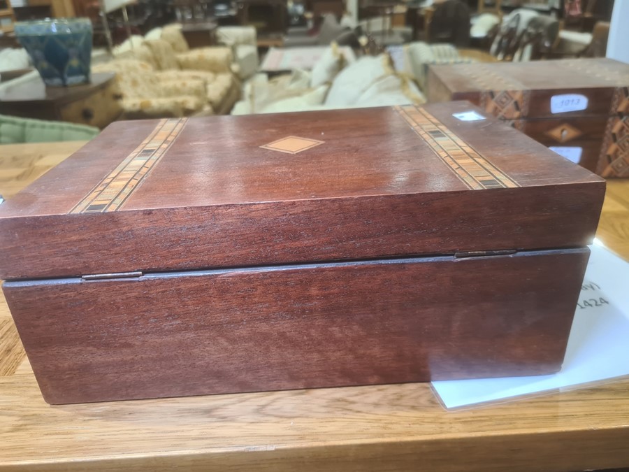 Victorian Tunbridgeware and walnut workbox with removable section tray, two bands of geometric - Image 11 of 23