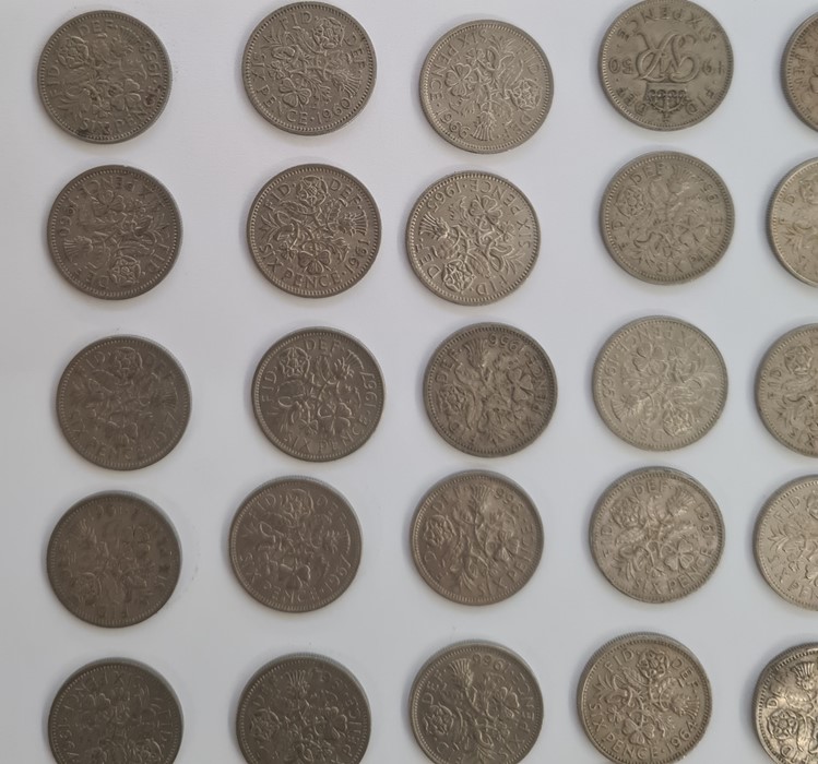 Quantity of 20th century coinage to include threepenny bit, shillings and sixpences - Image 8 of 10