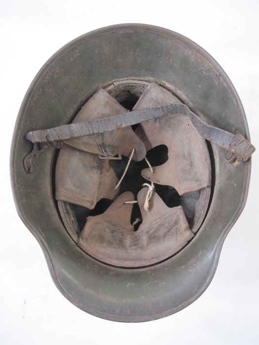 WWI German M16 helmet with leather liner and chin strapCondition ReportPlease see additional image - Image 3 of 3