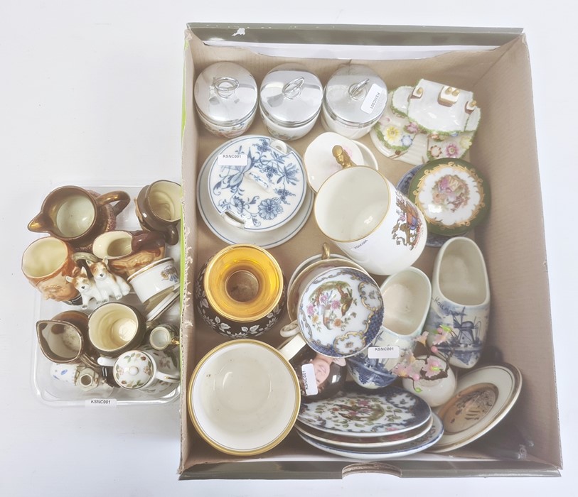 Modern Meissen 'Onion' pattern blue and white butter dish and cover with integral stand, a - Image 2 of 2