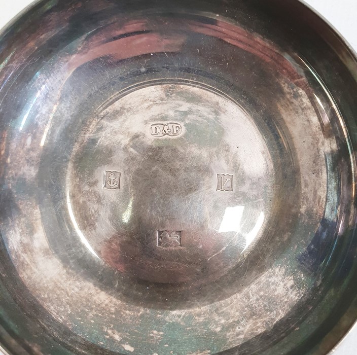 Pair of modern silver bowls by Deakin & Francis Ltd, Birmingham 1970 of plain circular form, 7.5cm - Image 3 of 11