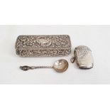 Edward VII silver rectangular trinket box with floral repousse decoration, Birmingham 1901, maker