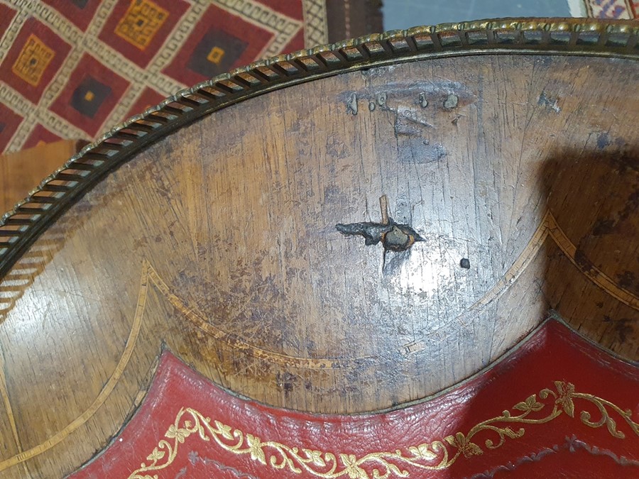 Early 20th century French-style ormolu-mounted rosewood kidney-shaped writing desk having brass - Image 12 of 28