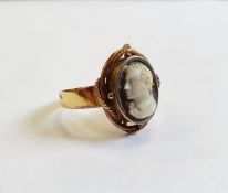 18ct gold cameo ring, set with oval cameo of a gentleman's bust, in oval mount with twist rope