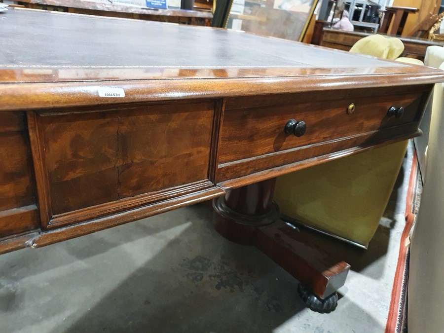 Late 19th/early 20th century large mahogany desk with leather inset top rectangular with rounded - Image 26 of 28