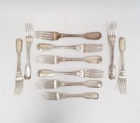 Five William IV silver fiddle and thread table forks, London 1835 and five matching dessert forks,