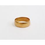 9ct gold wedding ring, approx. 5g