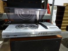 Bang and Olufsen Beocenter 4600 turntable and a pair of Beovox 1500 speakersCondition