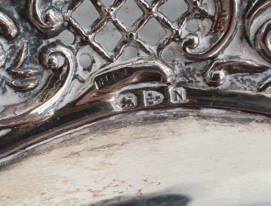Late 20th century silver oval dish, Sheffield 1992, maker's mark FH, 11cm x 8.5cm approx, 1ozt - Image 3 of 3