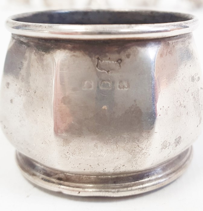 Silver salt by Mappin & Webb, Birmingham 1925 and a matching mustard pot and cover, both of panelled - Image 4 of 10