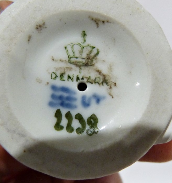 19th century Spode porcelain miniature Campana vase decorated with pattern no. 1166, 7.5cm high, - Image 3 of 29