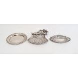 Late 20th century silver oval dish, Sheffield 1992, maker's mark FH, 11cm x 8.5cm approx, 1ozt