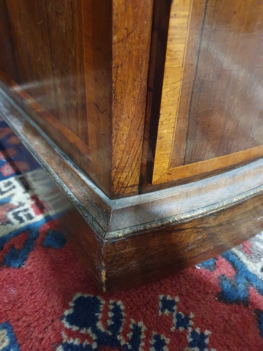 Early 20th century French-style ormolu-mounted rosewood kidney-shaped writing desk having brass - Image 14 of 28