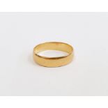 22ct gold wedding ring, approx. 3.5g