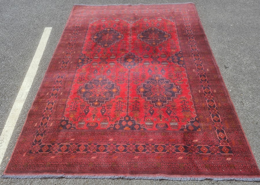 Modern Eastern-style red ground rug with stepped border, 203cm x 195cm - Image 3 of 4