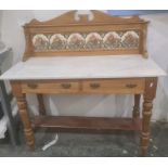 Early 20th century marble-topped washstand, the tiled back above rectangular marble top, two