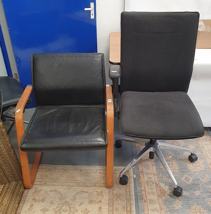 Office swivel chair and two further office chairs (3)