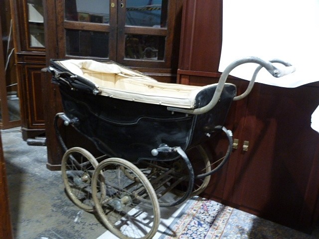 Vintage Silver Cross pram with removable footwell to accommodate two children