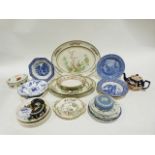 Three graduated Myott Son & Co. serving dishes of oval form decorated with the Indian Tree