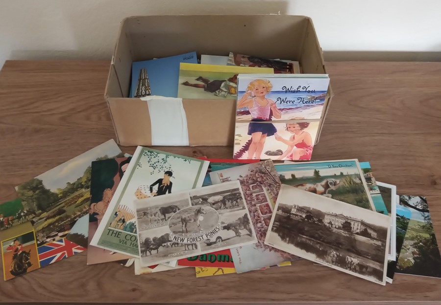 Collection of 150+ postcards (1 box) - Image 2 of 2