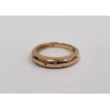 **** WITHDRAWN **** Gold ring set with seven small diamonds in rubover setting, marked 585, finger