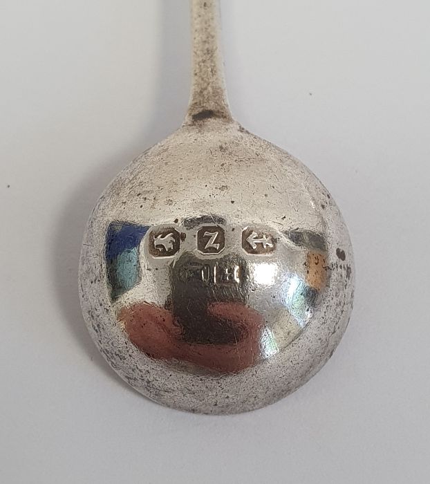 Scottish Georgian silver teaspoon by William Marshall, Edinburgh 1807, a George IV silver fiddle - Image 5 of 8