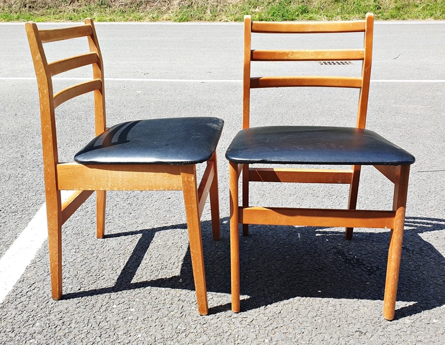 Set of four mid century modern ladderback beech-framed boardroom chairs (4)