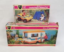 ***** WITHDRAWN **** Quantity of Sindy accessories including a camping buggy and foldaway tent,