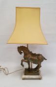 Table lamp surmounted by a plaster model of a horse, on rectangular marble base